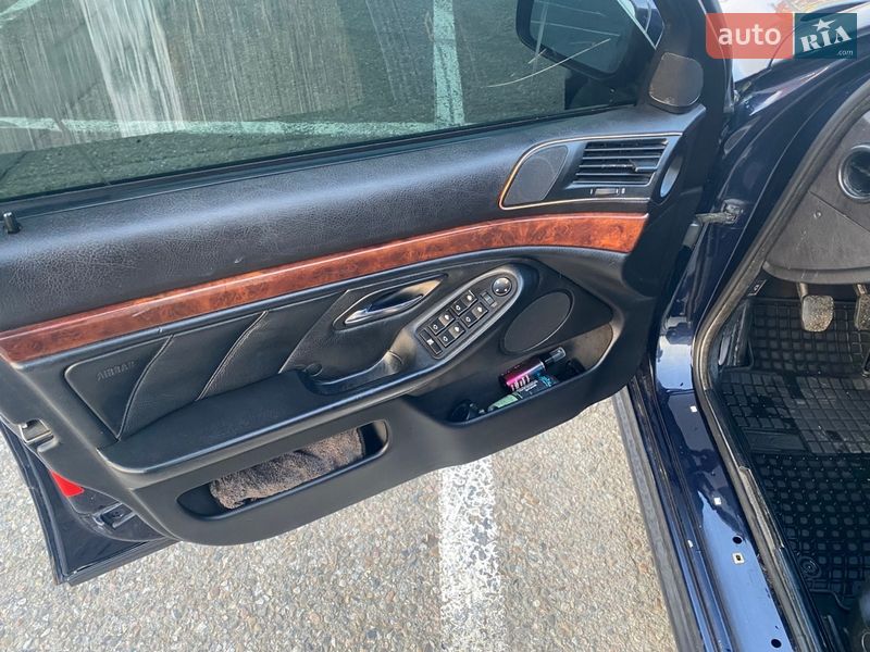 Седан BMW 5 Series 1999 в Черновцах