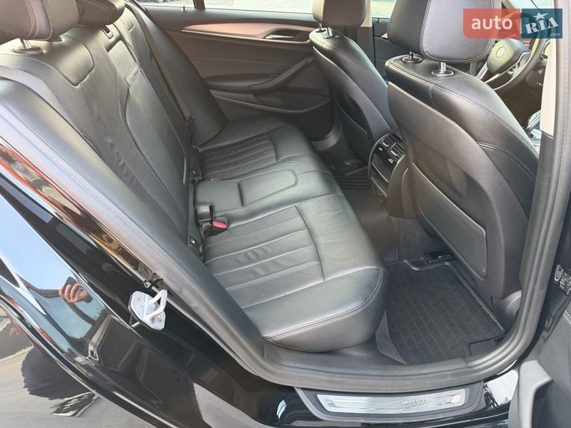 Седан BMW 5 Series 2017 в Чемеровцах