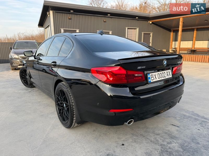 Седан BMW 5 Series 2017 в Чемеровцах