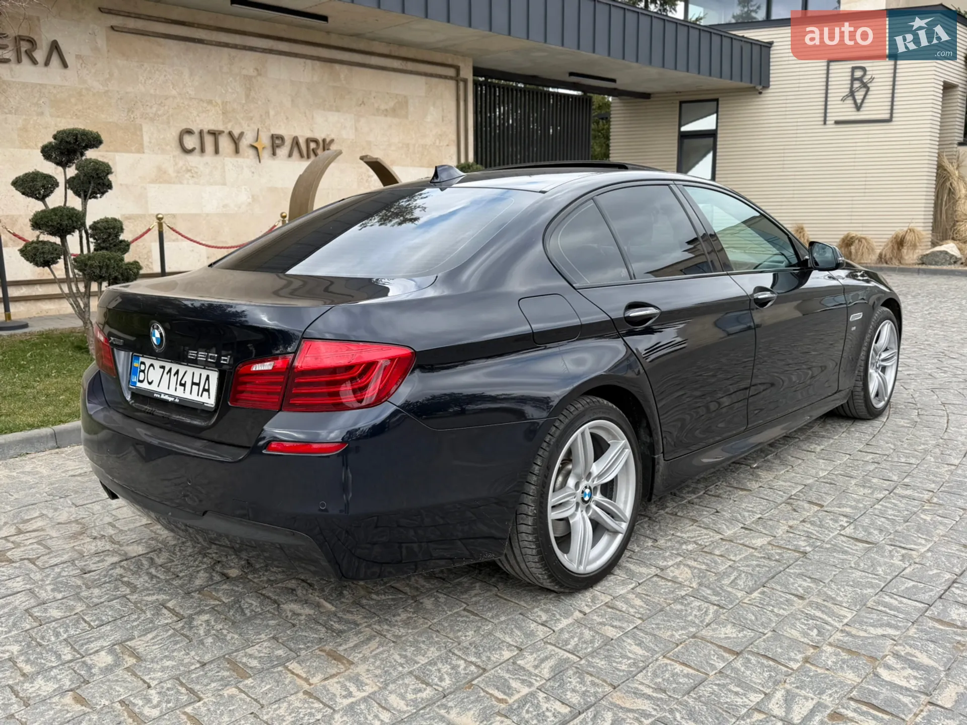 2016 BMW 5er - мініатюра 16