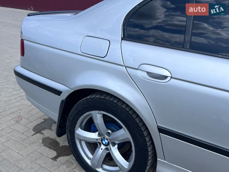 Седан BMW 5 Series 2003 в Авангарде