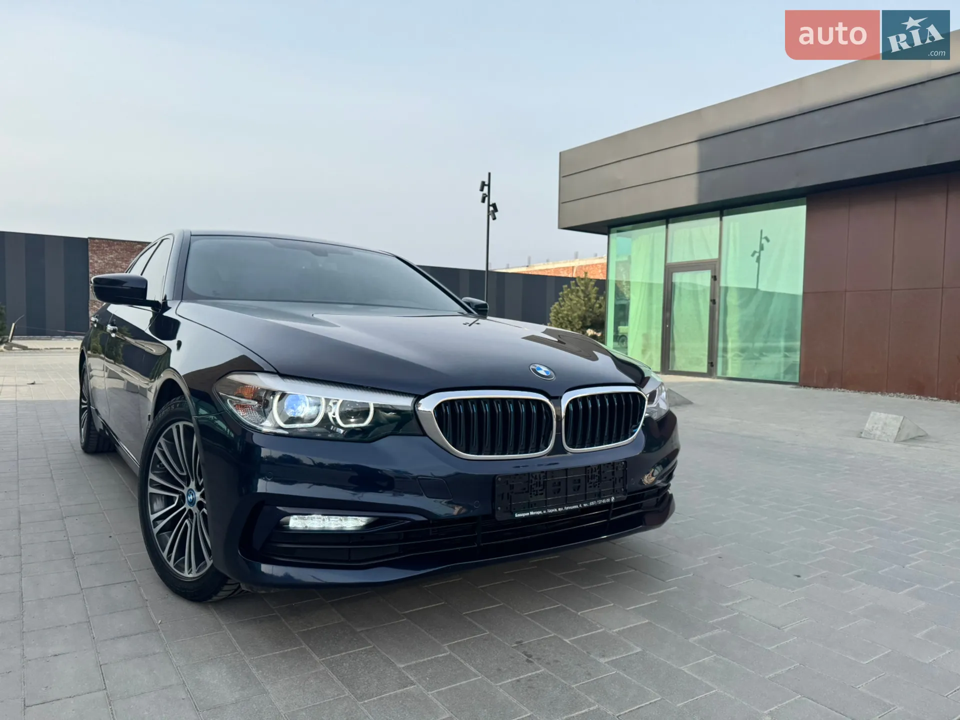 2017 BMW 5er - мініатюра 2