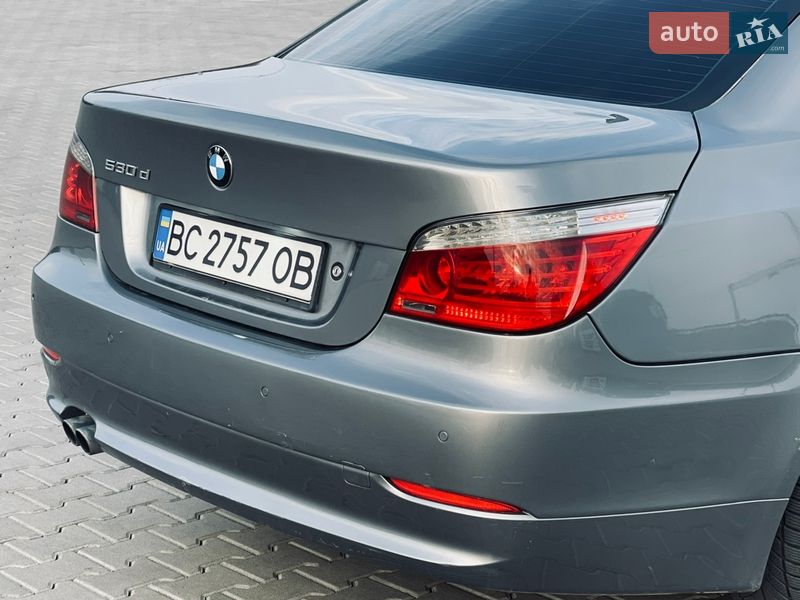 Седан BMW 5 Series 2009 в Кореці