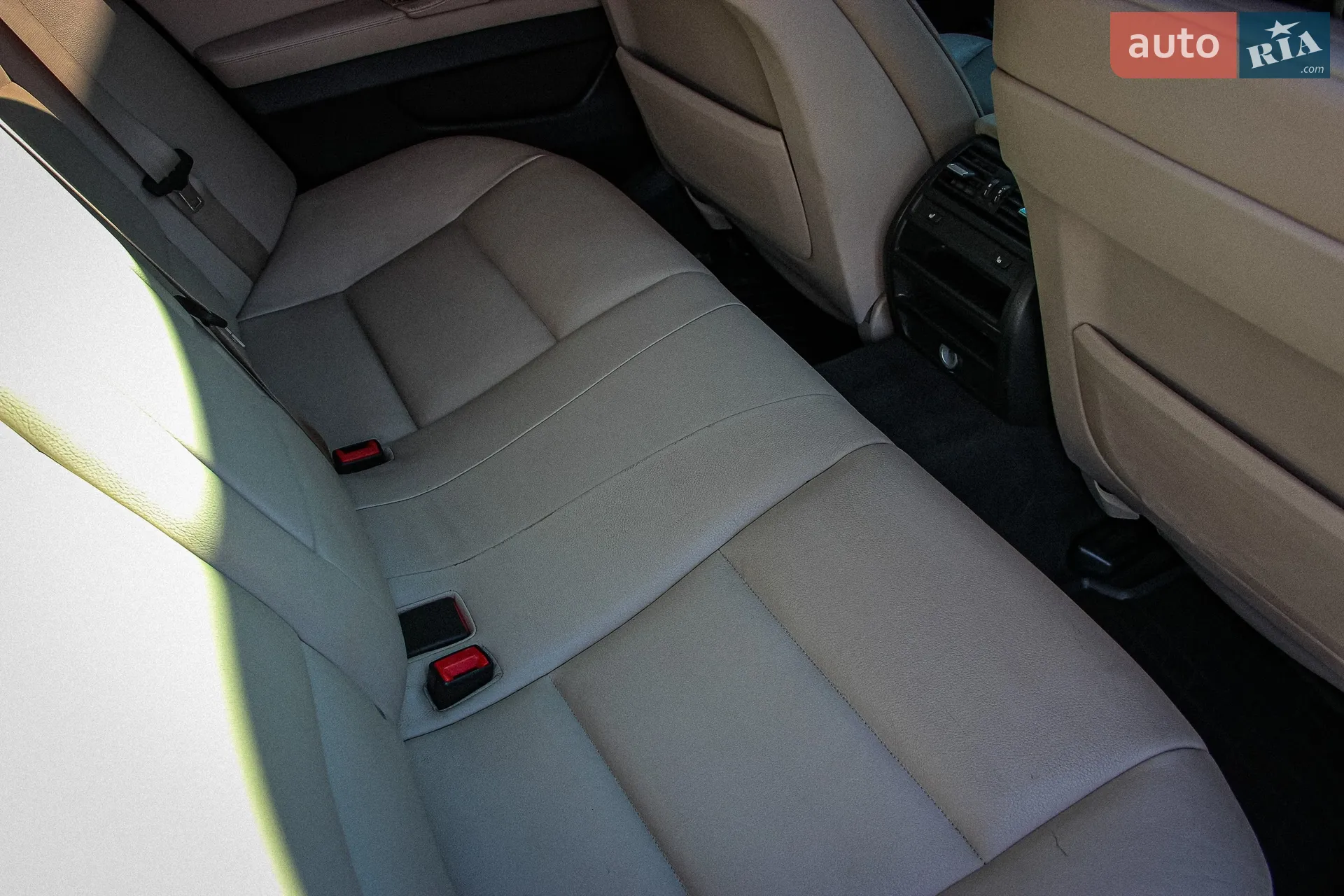 2010 BMW 5er - мініатюра 19