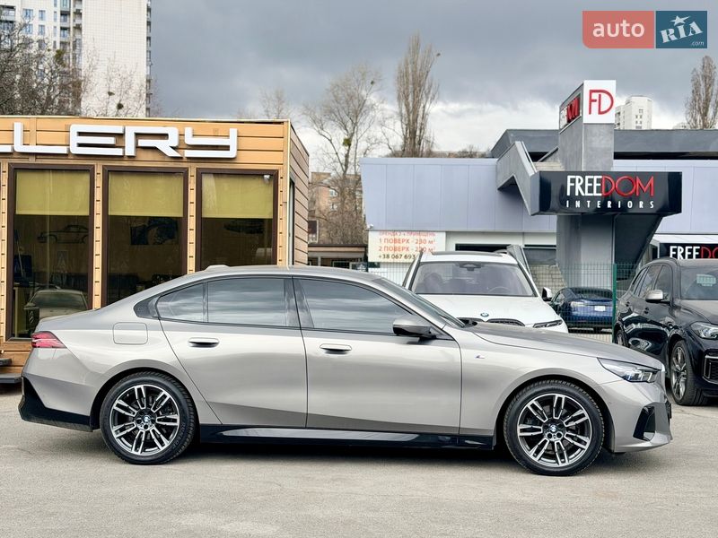 Седан BMW 5 Series 2023 в Киеве