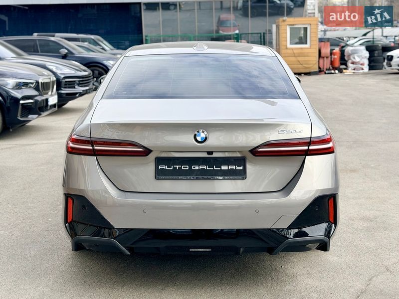 Седан BMW 5 Series 2023 в Киеве