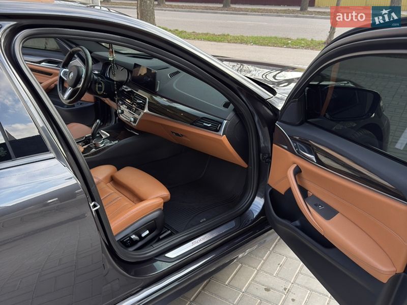 Седан BMW 5 Series 2017 в Кропивницком