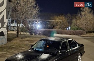 Седан BMW 5 Series 1993 в Киеве