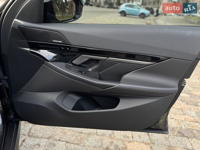 Седан BMW 5 Series 2024 в Харкові