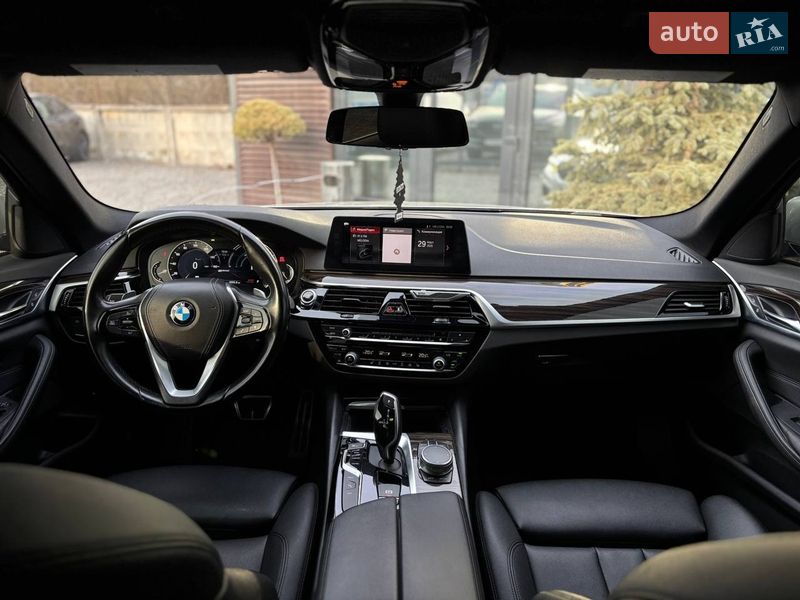 Седан BMW 5 Series 2017 в Львове