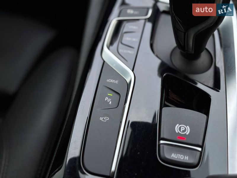 Седан BMW 5 Series 2017 в Львове