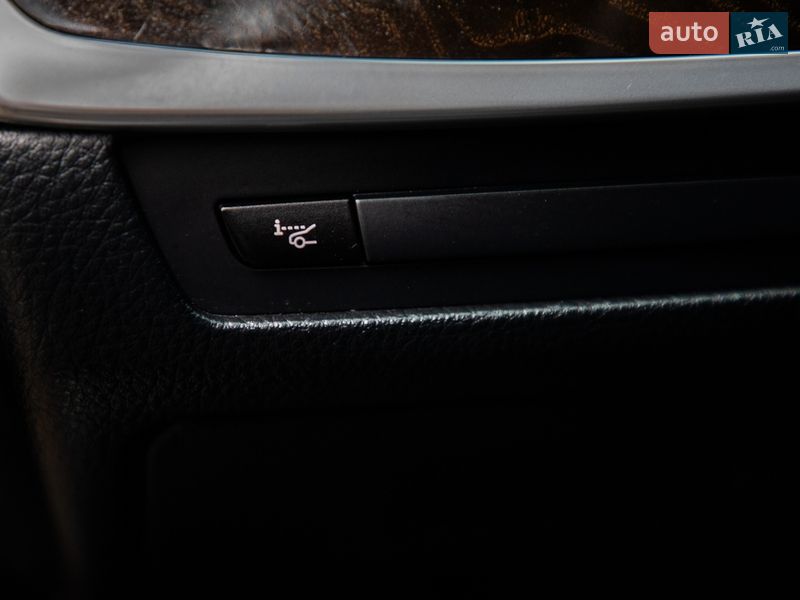 Седан BMW 5 Series 2013 в Самборі