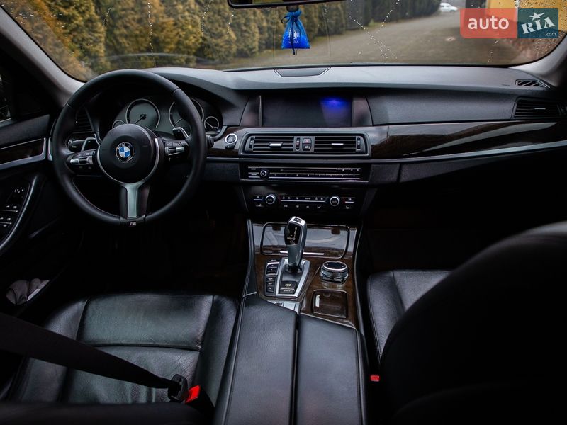 Седан BMW 5 Series 2013 в Самборі