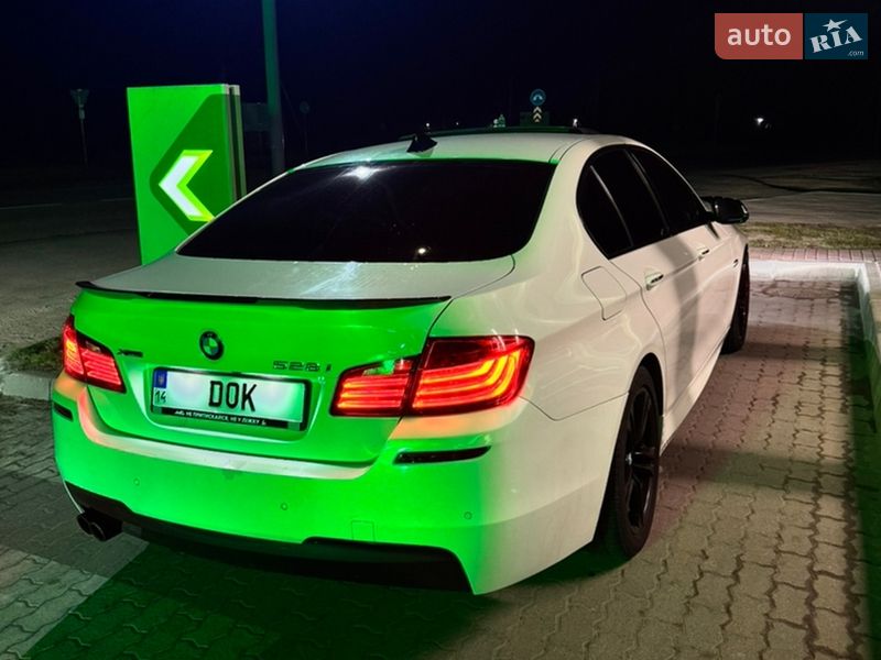 Седан BMW 5 Series 2015 в Львове