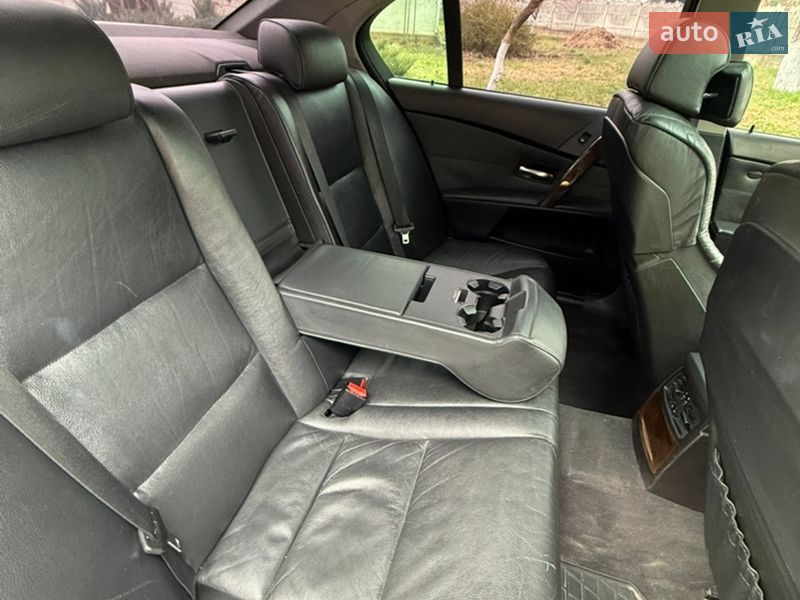 Седан BMW 5 Series 2004 в Чернівцях