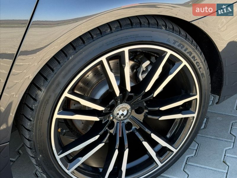 Седан BMW 5 Series 2012 в Чернівцях