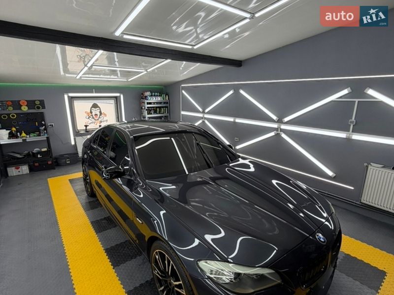 Седан BMW 5 Series 2012 в Чернівцях