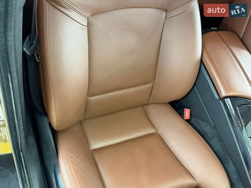 Седан BMW 5 Series 2012 в Чернівцях