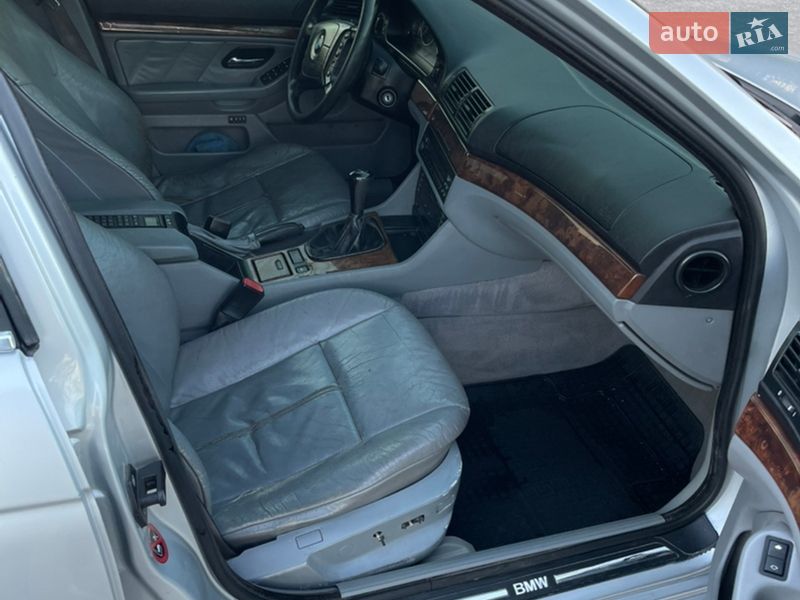 Седан BMW 5 Series 1999 в Кривому Розі