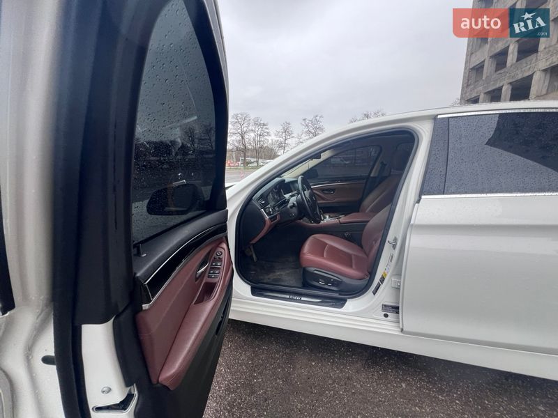 Седан BMW 5 Series 2015 в Тернополі