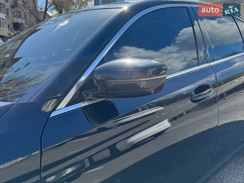 Седан BMW 5 Series 2019 в Дніпрі