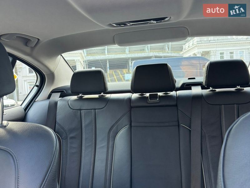 Седан BMW 5 Series 2019 в Дніпрі