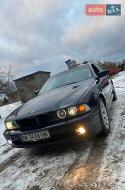 Седан BMW 5 Series 2000 в Рокитном