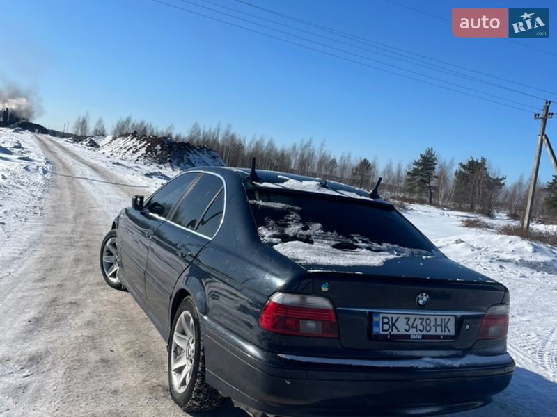 Седан BMW 5 Series 2000 в Рокитному