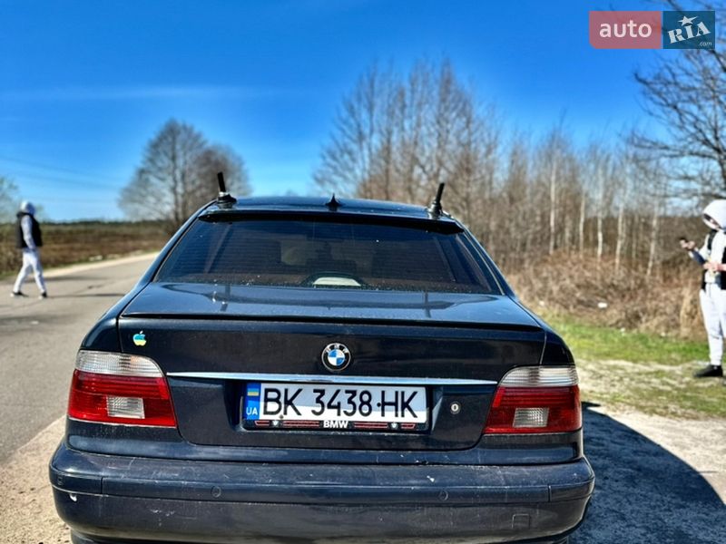 Седан BMW 5 Series 2000 в Рокитному