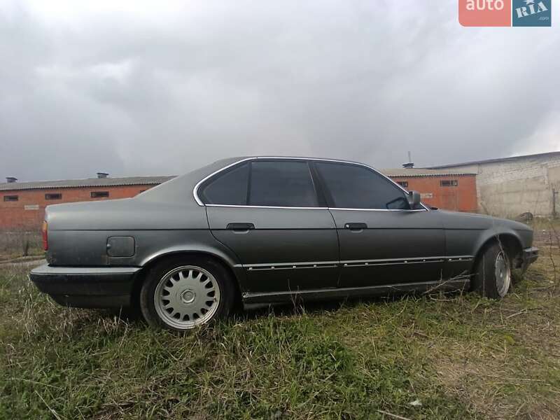 Седан BMW 5 Series 1988 в Києві