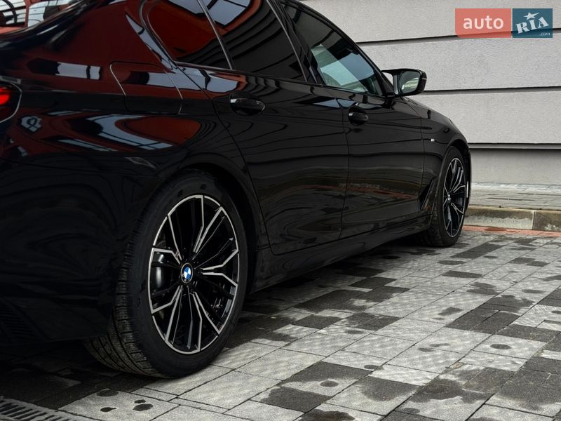 Седан BMW 5 Series 2017 в Львові