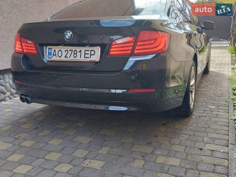 Седан BMW 5 Series 2012 в Чинадиево