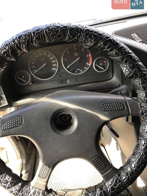 Седан BMW 5 Series 1994 в Подольске