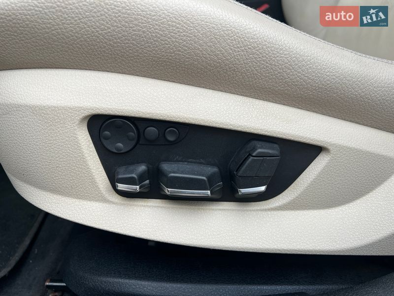 Седан BMW 5 Series 2011 в Вишневом фото 12 Седан BMW 5 Series 2011 в Вишневом