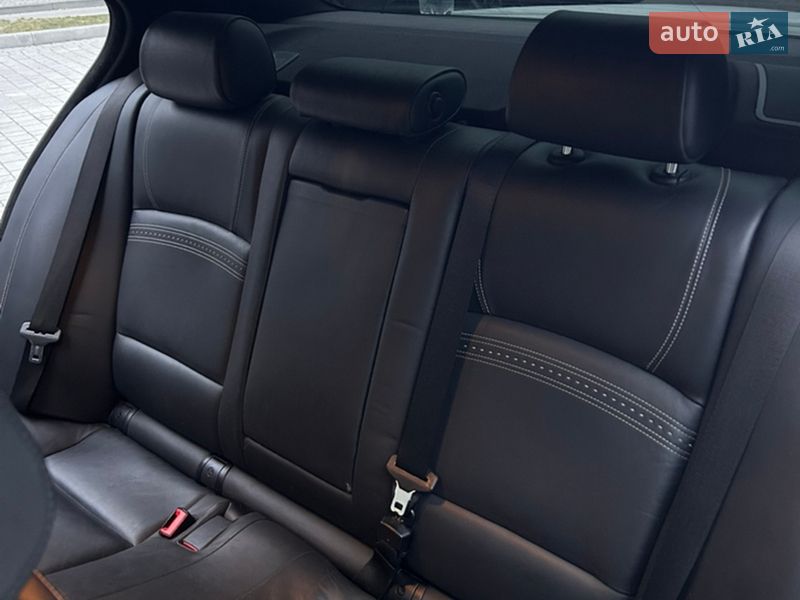 Седан BMW 5 Series 2015 в Львові