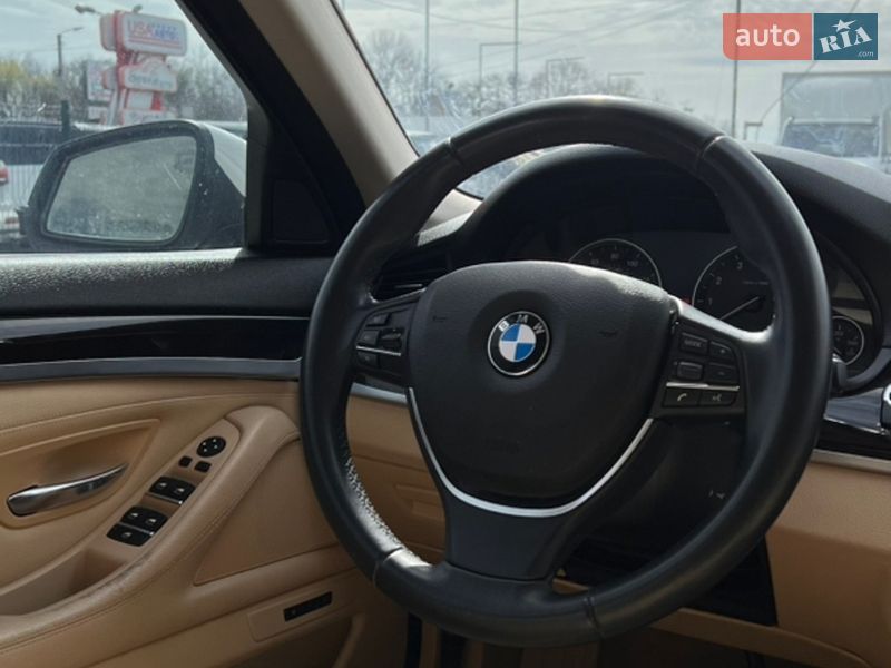 Седан BMW 5 Series 2014 в Львові