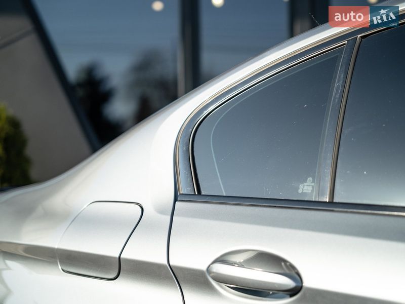 Седан BMW 5 Series 2018 в Чернівцях