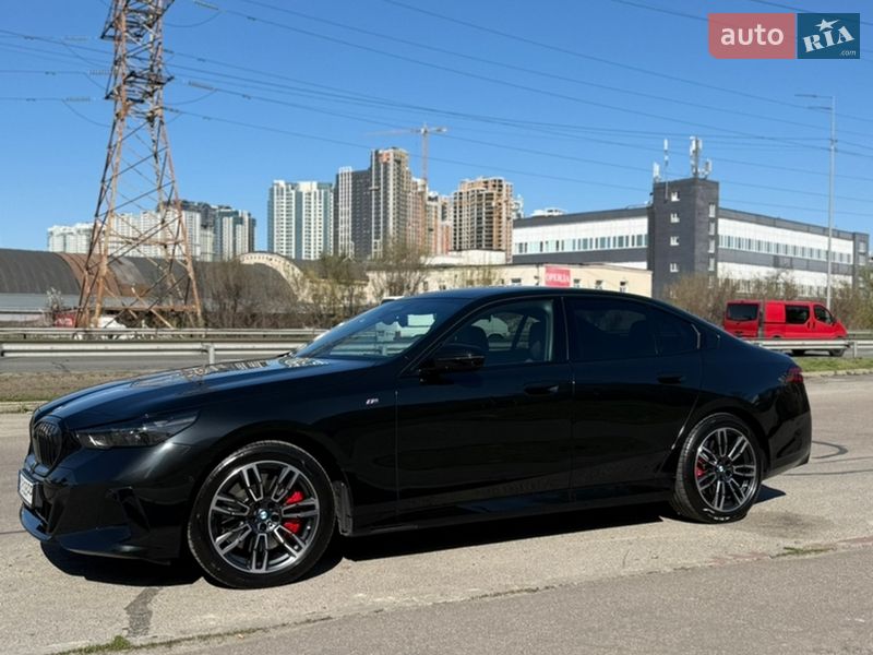 Седан BMW 5 Series 2025 в Киеве фото 40 Седан BMW 5 Series 2025 в Киеве