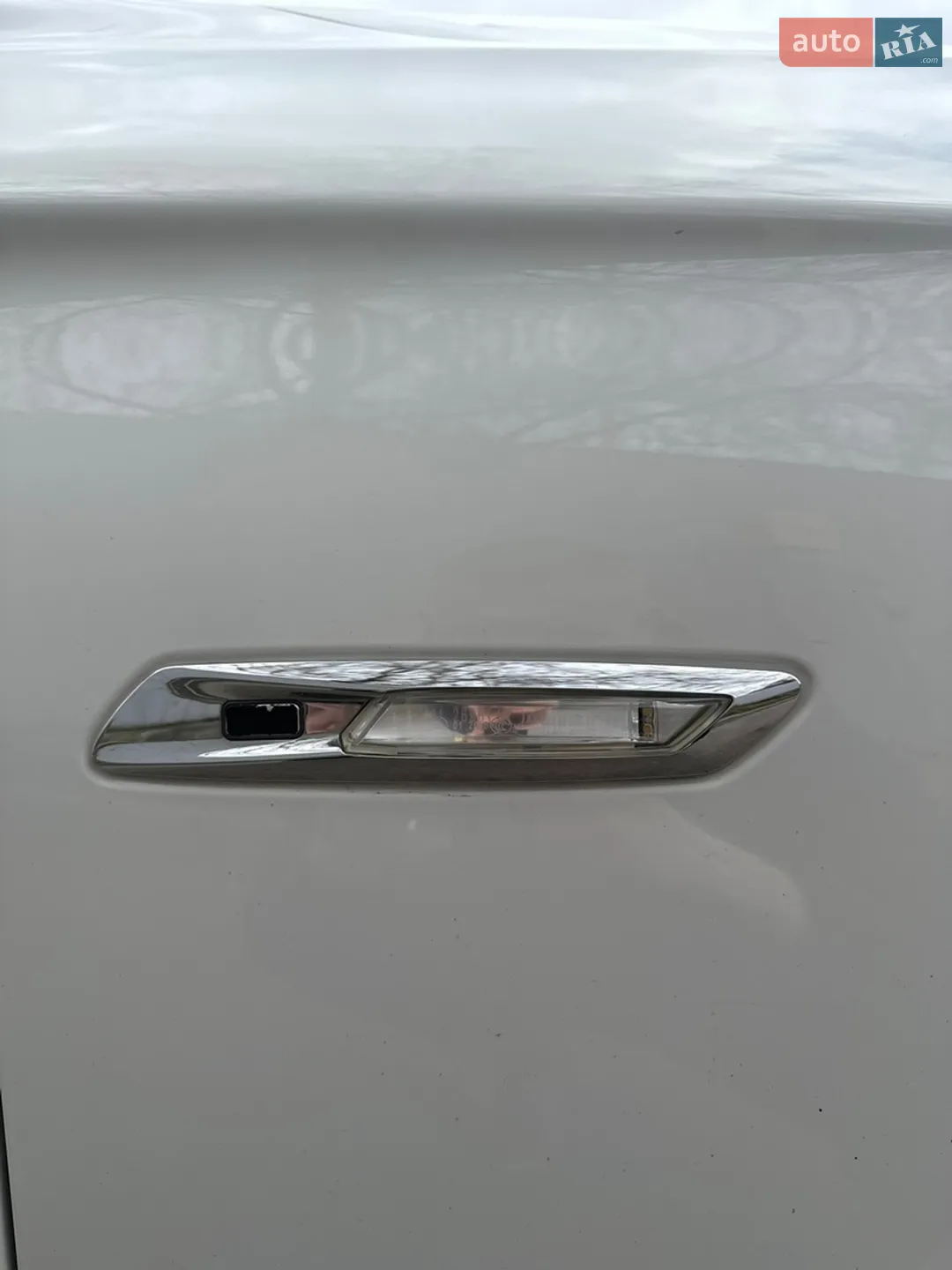 2010 BMW 5er - мініатюра 21
