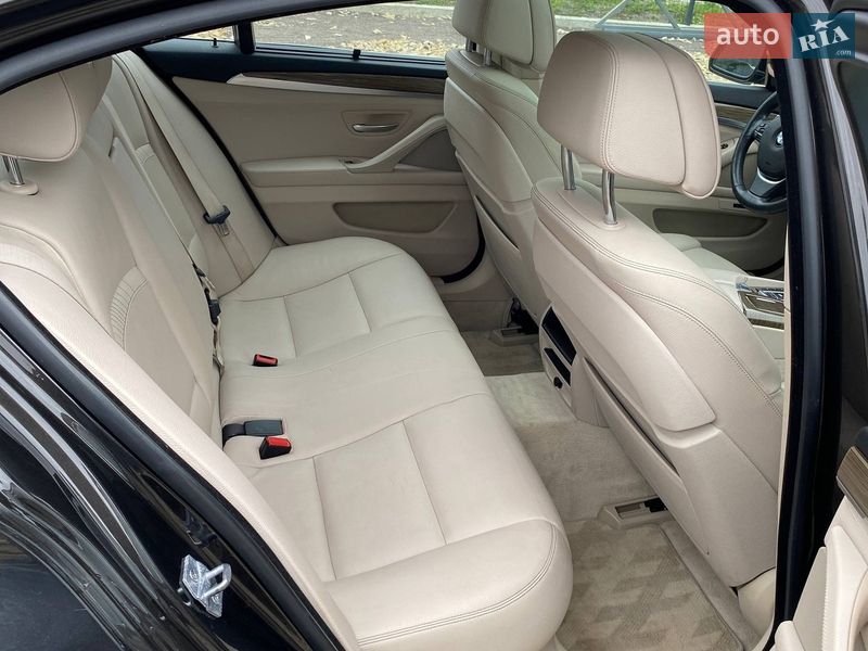 Седан BMW 5 Series 2013 в Самборе