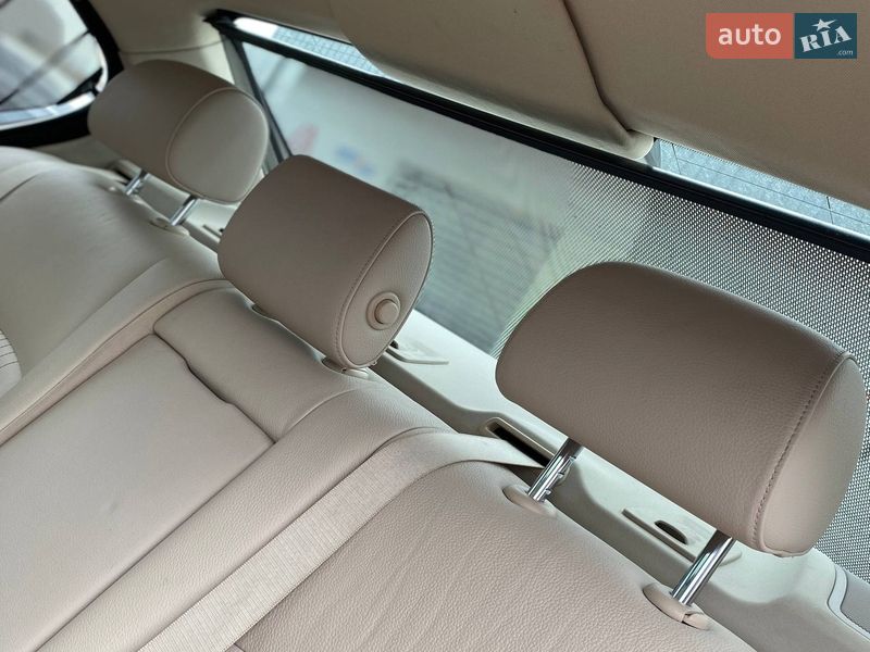 Седан BMW 5 Series 2013 в Самборе