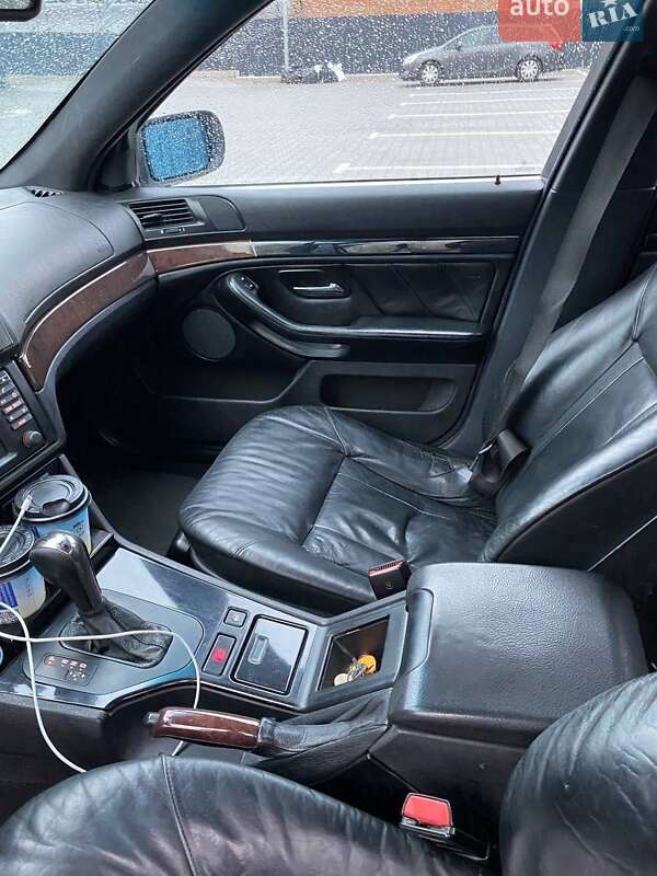 Седан BMW 5 Series 2002 в Виннице