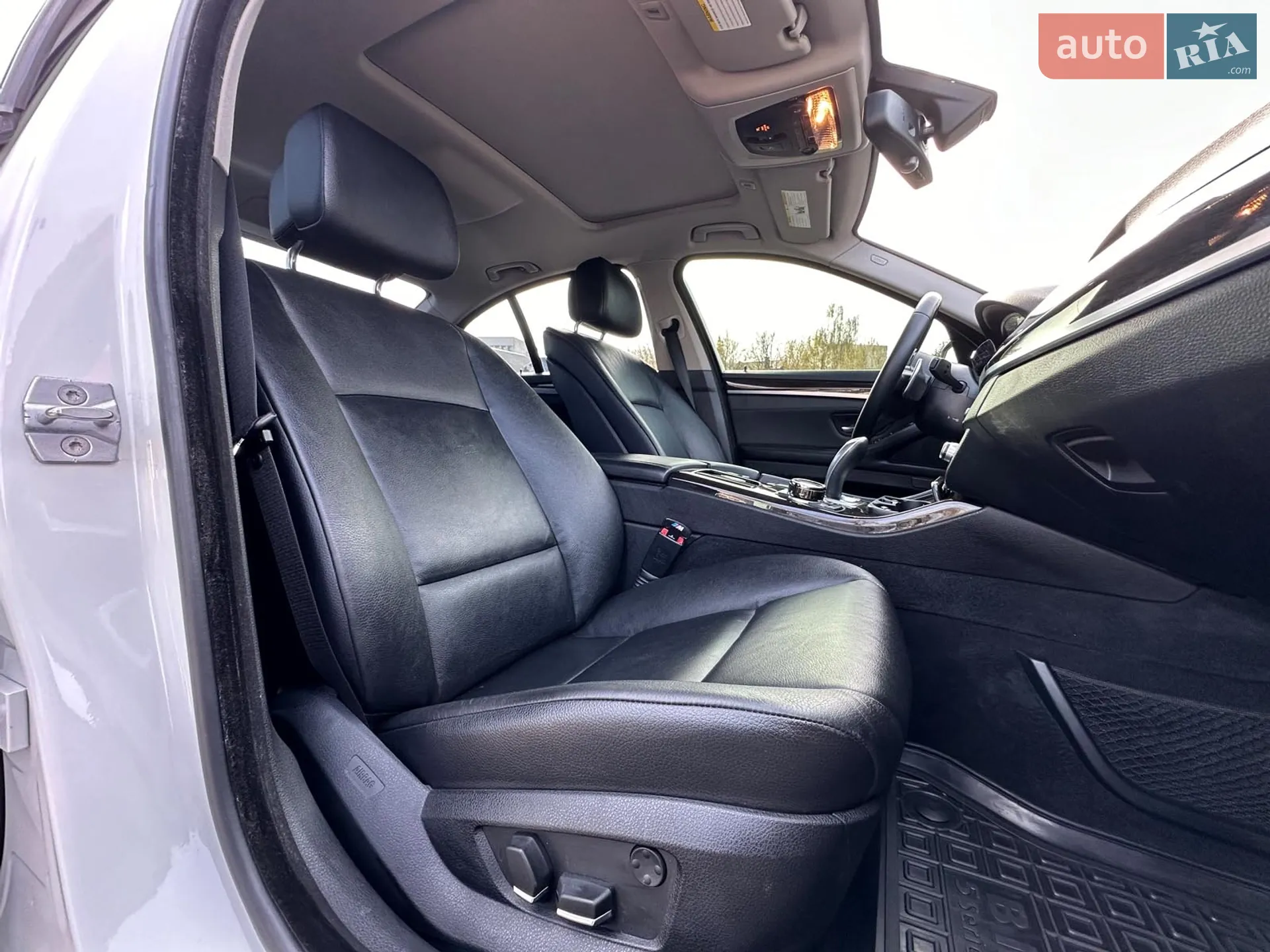 2013 BMW 5er - мініатюра 27