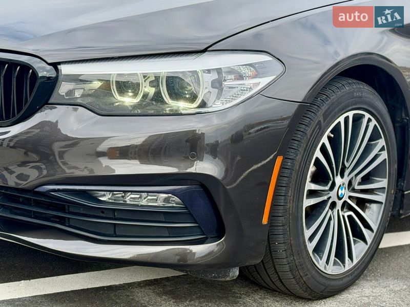 Седан BMW 5 Series 2017 в Ровно