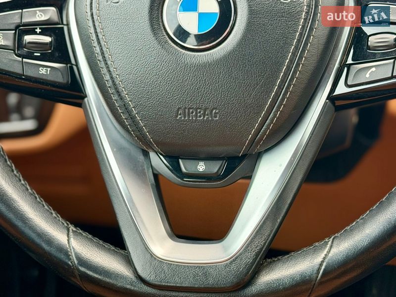 Седан BMW 5 Series 2017 в Ровно