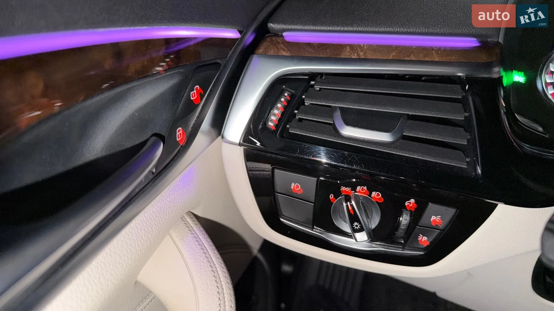 BMW 5 Series 2018 VIN WBAJA7C56JWC74853 фото оголошення 68 з 72