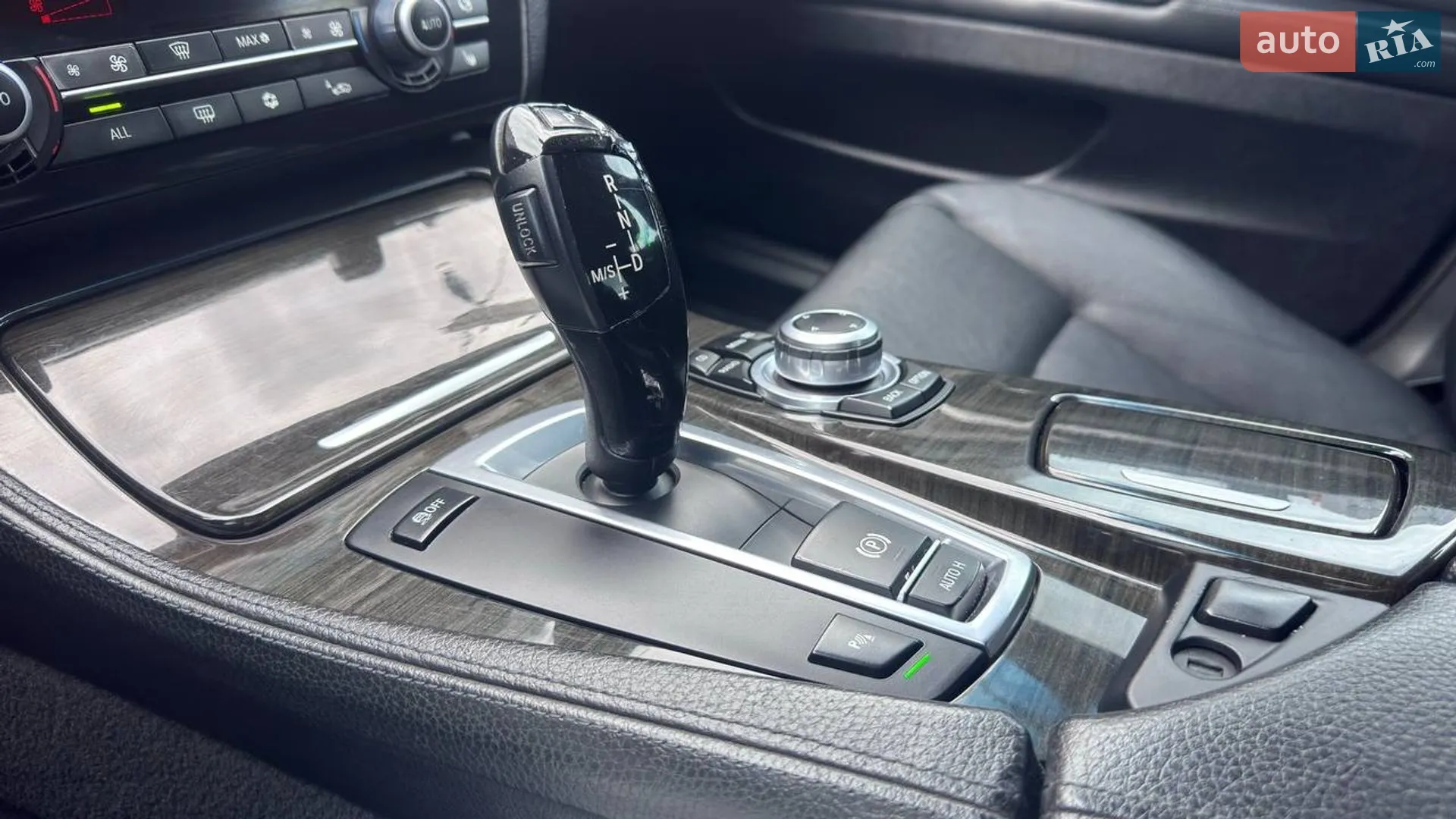 2010 BMW 5er - мініатюра 25