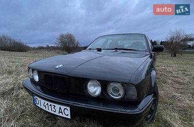 Седан BMW 5 Series 1988 в Володимирі