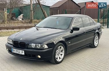 Седан BMW 5 Series 2003 в Вараше