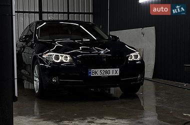 Седан BMW 5 Series 2011 в Острозі